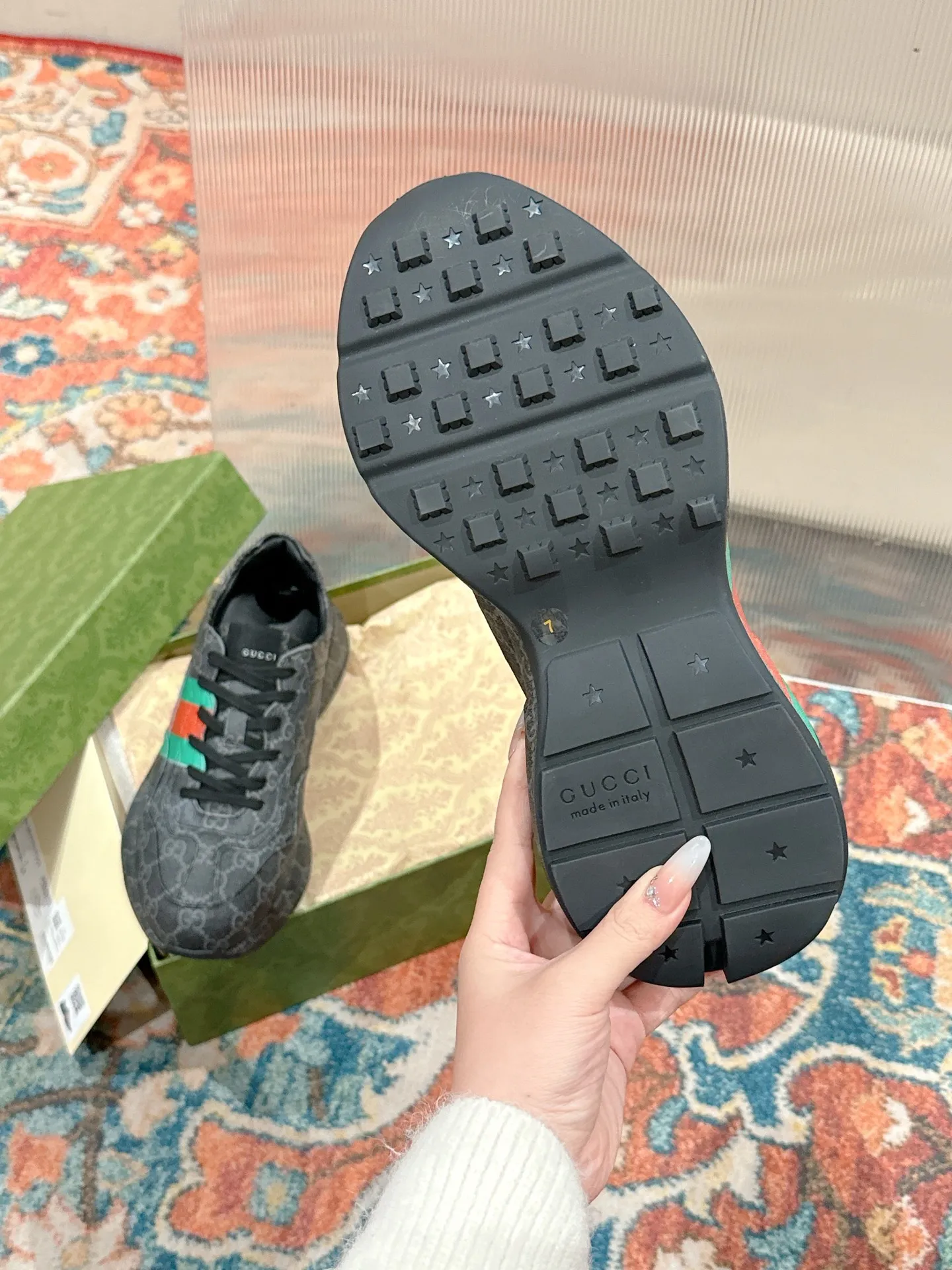 👟👟Ex-factory price 700👟👟 Men's size +10 🇮🇹Italy🇮🇹Gucci GUCCI🇮🇹Dad shoes (purchase level) (original replica) 👑 The original version purchased by Taikoo Hui has been continuously improved and upgraded in details, from the packaging of the shoes - anti-counterfeiting markings - shoe box accessories - fabric optimization - outsole technology - stitching and routing - oil edge technology. We do our best ◼️ Outsole: original plate molding ◼️ Upper: original grade A imported cowhide 🐮 ◼️ lining: original grade A mixed sheepskin 🐑 ◼️ Feet: original grade A mixed sheepskin 🐑 ◼️ Medium and low belt LOGO + original injection molding foot technology + original lasting technology ◼️ Original full set of customized packaging (anti-counterfeiting chip + a cloth bag + GUCCI card envelope + electronic invoice with credit card slip + shoelaces) ◼️ All details of the higher version are consistent with the original version (note the comparison) ◼️ Code number: 35-40 for women and 39-44 for men